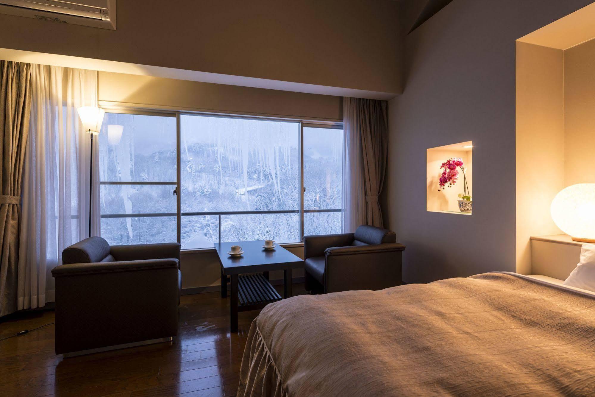 Takamiya Hotel Lucent Yamagata  Extérieur photo